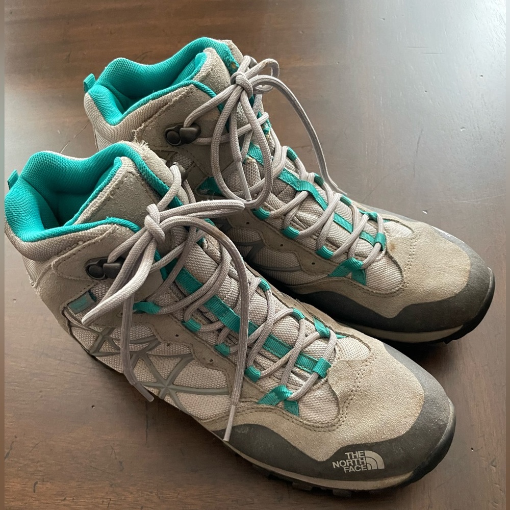 North face Vibram Hiking Boots, gently used, size 8.5